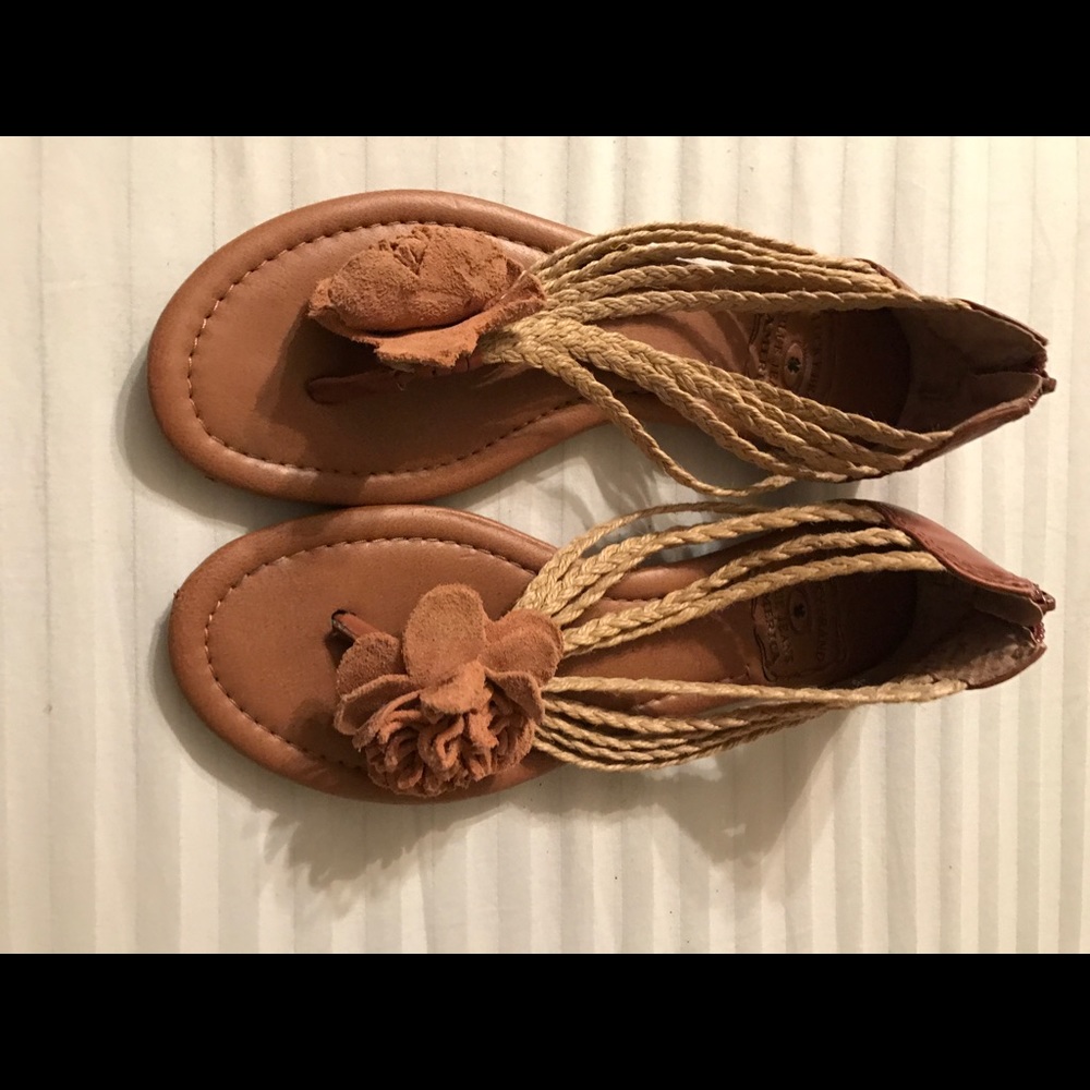 * Lucky Brand Sandals Size 6 *